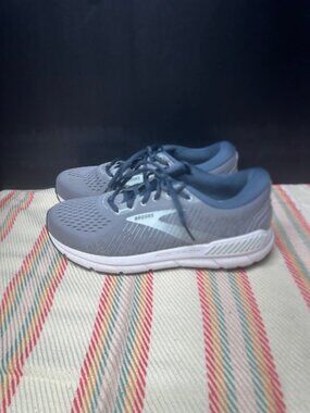 Brooks Addiction GTS 15 Woman's Size 9.5